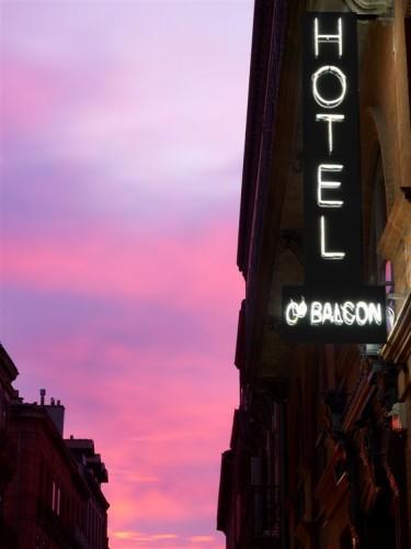 Le Grand Balcon Hotel – Facade